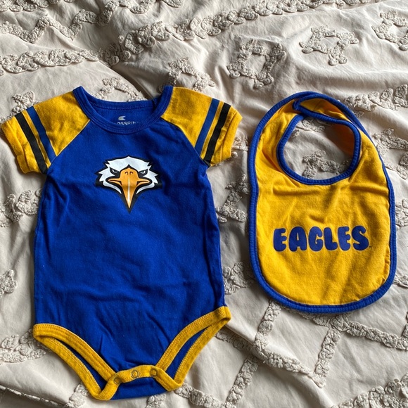 Morehead State University (MSU) onesie and bib set!! Brand new condition!! - Picture 2 of 4